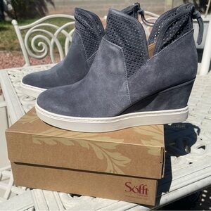 Söfft Suede Mesh Bootie shoes Women’s size 8 NWB